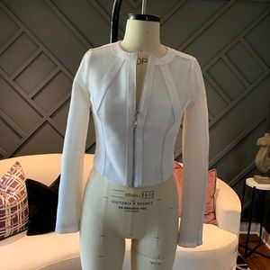 Guess white jacket, unique material. New without tags. Zip front.